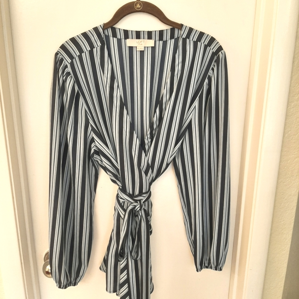 Size 16w Loft Wrap Top - image 1